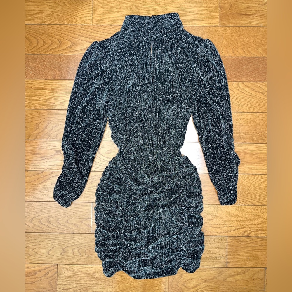 Elegant Black Ruched Dress - Picture 5 of 8